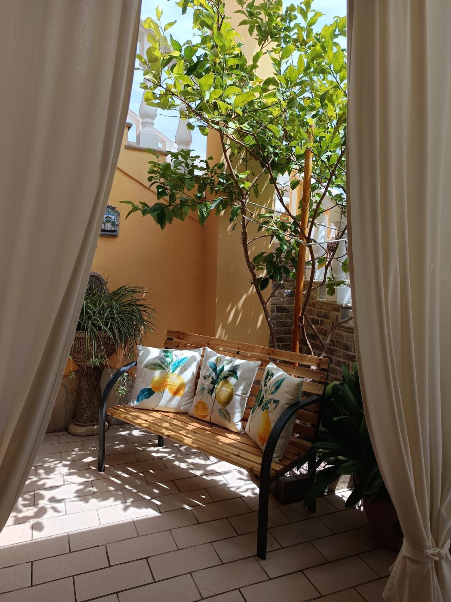 Domos Le Due Tuie Bed & Breakfast Piscinas Dış mekan fotoğraf