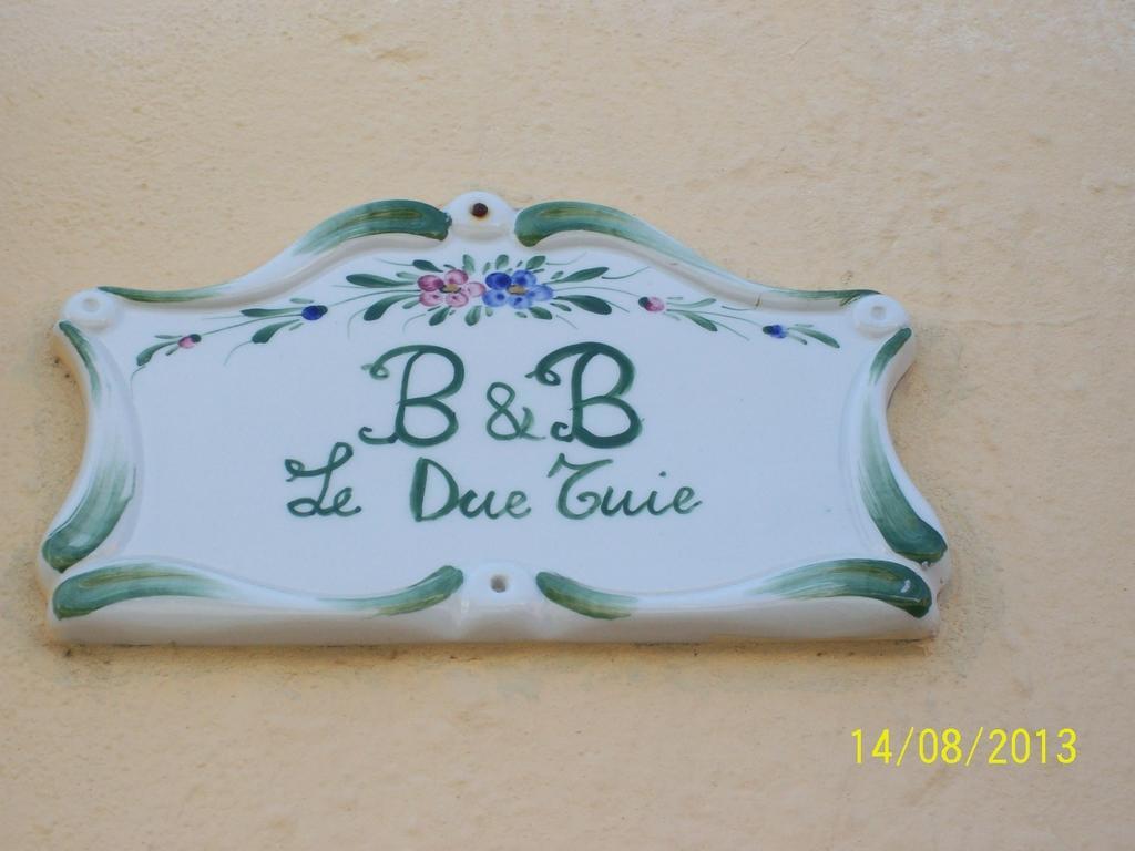 Domos Le Due Tuie Bed & Breakfast Piscinas Dış mekan fotoğraf