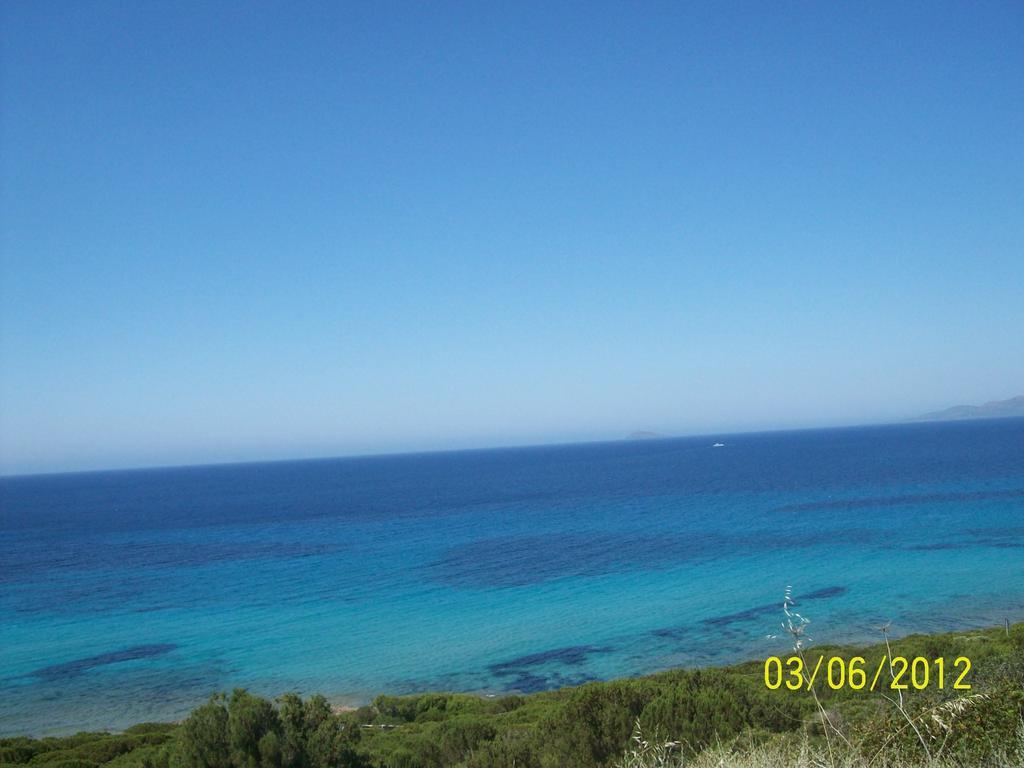 Domos Le Due Tuie Bed & Breakfast Piscinas Dış mekan fotoğraf