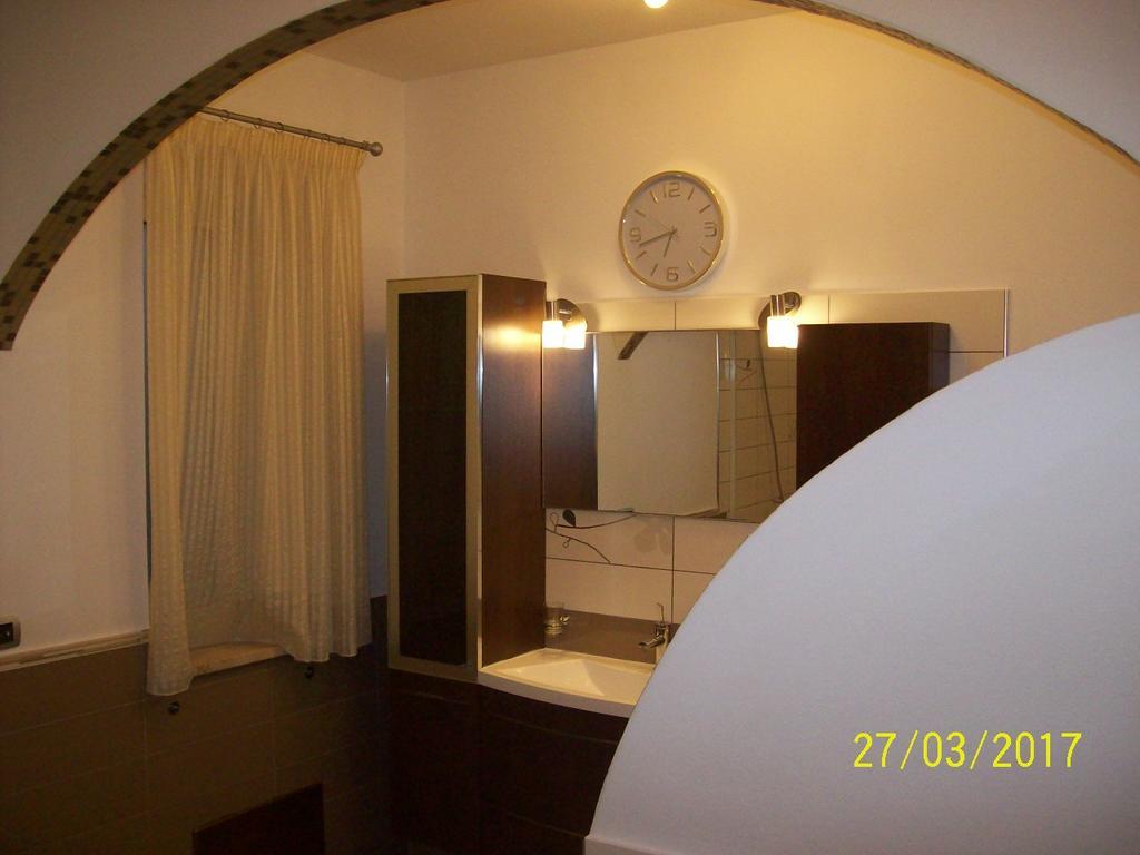 Domos Le Due Tuie Bed & Breakfast Piscinas Dış mekan fotoğraf