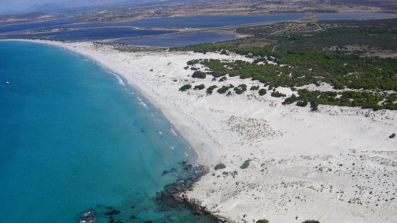 Domos Le Due Tuie Bed & Breakfast Piscinas Dış mekan fotoğraf